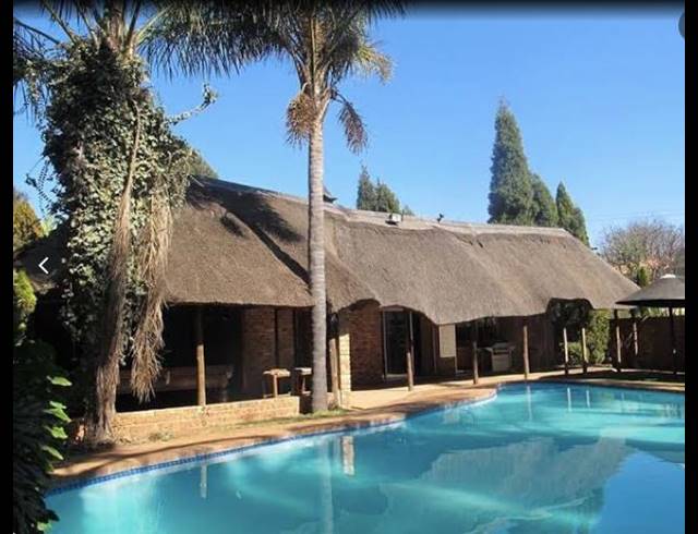 BUSINESS FOR SALE IN KEMPTON PARK EXT 01
